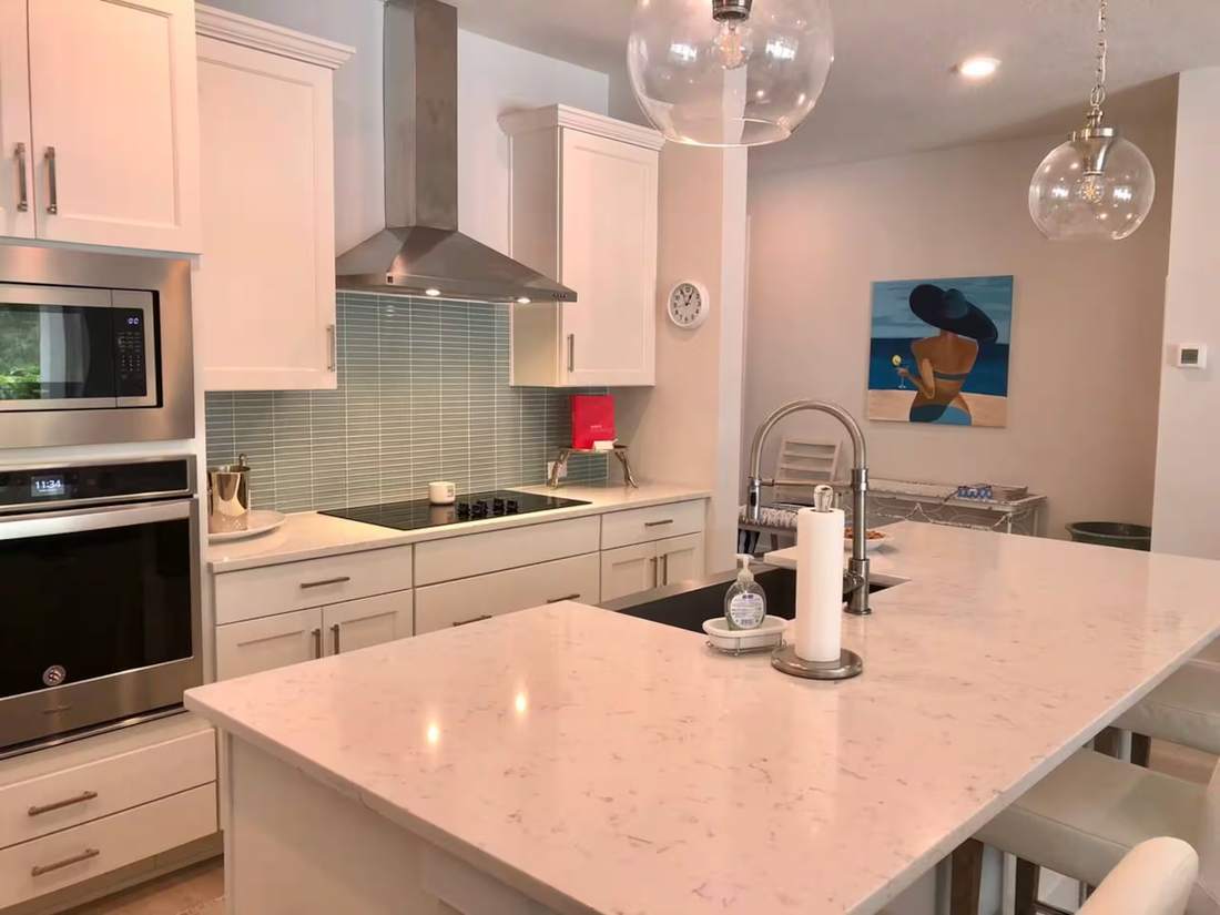 Full kitchen
