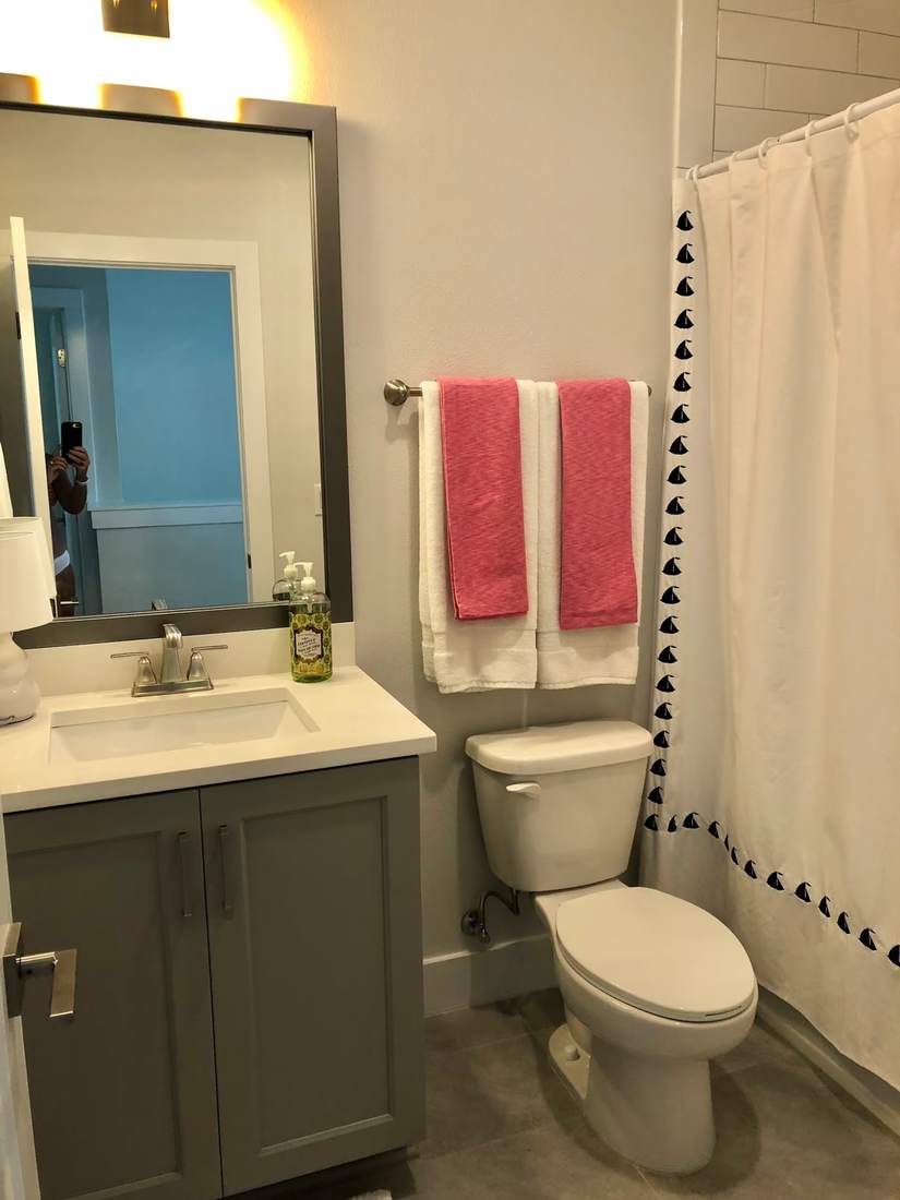 Full bathroom 2